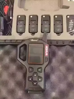 دستگاه تعریف ریموت کنترل VVDI KEY TOOL مناسب ماشین و سایر ریموت کنترل ها - فروشگاه بجیک کالا