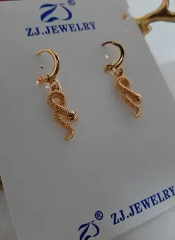 گوشواره مدل مار طرح طلا کد E102