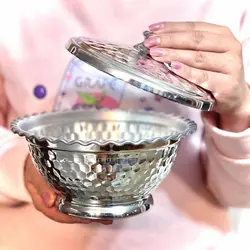آجیل خوری و شکلات خوری