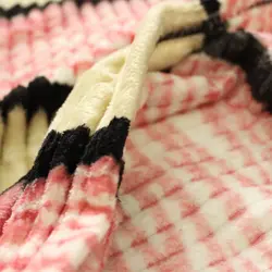 پتو مسافرتی دو نفره مخملی طرح پلیسه ای شطرنجی