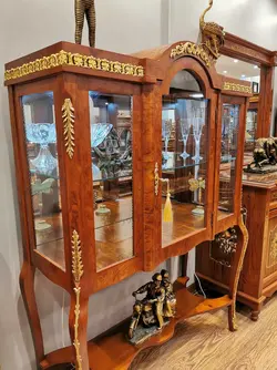 بوفه ویترین سالنی مدل هلالی