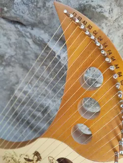 چنگ رومی 19 تار طرح ماه