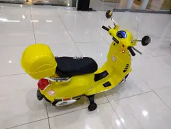 موتور شارژی وسپا ریموت دار باکس دار زرد