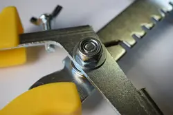 آچار فلزی تراز کاشی