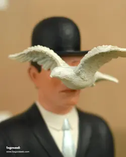 فیگور پاراستون مردی با کلاه بولر The Man with the Bowler hat