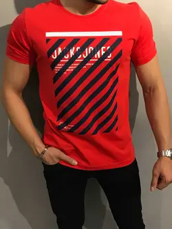 تی شرت کج راه personage