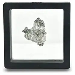 شهابسنگ ۳۰ گرمی کمپودلسیلو - موسسه طبیعت آسمان شب | فروشگاه تلسکوپ دوچشمی میکروسکوپ