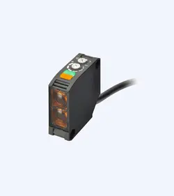 سنسور نوری امرن مدل E3JK-RR11-C برد دید 11 متر و کابل 2 متری با آینه و براکت