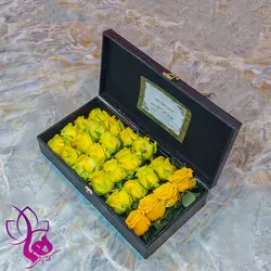 باکس گل رز زرد مدل ژیوان {جعبه گل چرمی با 20 شاخه رز زرد }