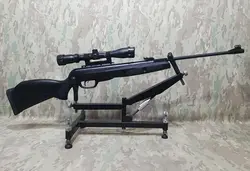 تفنگ بادی گامو بلک نایت در حد پلمپ به همراه کیف و دوربین سنترپویینت 40*3.9