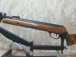 تفنگ بادی آرتا در حد پلمپ 5 شلیک به همراه کیف تفنگ و ساچمه