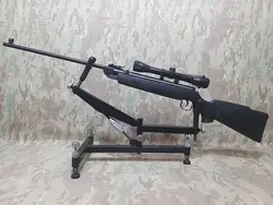 تفنگ بادی نخجیر ایرانی در حد پلمپ به همراه کیف تفنگ و ساچمه