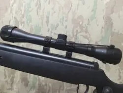 تفنگ بادی نخجیر ایرانی در حد پلمپ به همراه کیف تفنگ و ساچمه