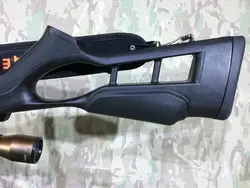 تفنگ بادی هاتسان 1100 با دوربین انتی شوک و پایه سلاح در حد نو