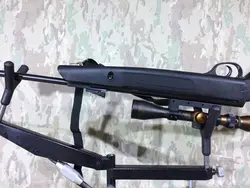 تفنگ بادی هاتسان 1100 با دوربین انتی شوک و پایه سلاح در حد نو