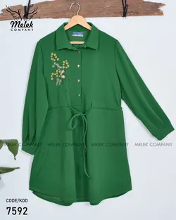 مانتو اسپورت مجلسی یقه دکمه بازشو کمر گرهی گلدوزی شده