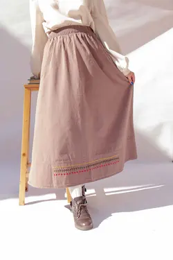 دامن برکه خاکی