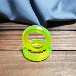 حلقه رزینی طرح دار زرد فسفری