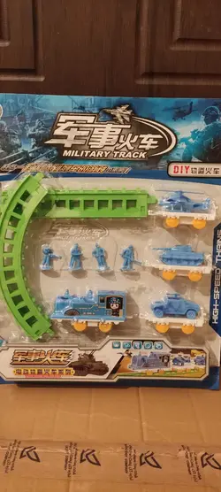 قطار اسباب بازی ریل دار