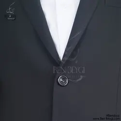 کت و شلوار مردانه فرم اداری پارچه فاستونی طرح ساده رنگ مشکی بانتو دوزی یقه انگلیسی کد RAM5382