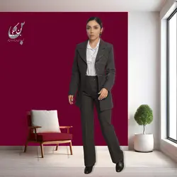 کت و شلوار اداری زنانه | پارچه گاباردین طرح دیپلمات | رنگ طوسی خط سفید یقه انگلیسی پهن بدون دکمه کد 32489