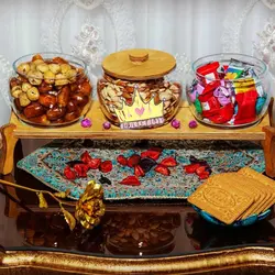 استند کندی سه قلو شیشه ای با در و پایه چوبی