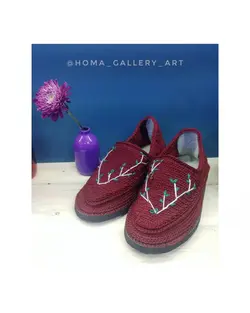 گیوه دست دوز زنانه گلدوزی شده