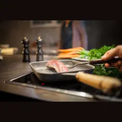 ماهیتابه مربع 28 سانتی برندس آلمان