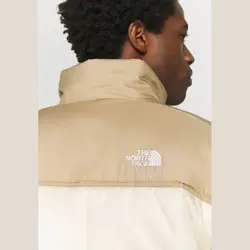 ژاکت زمستانی رنگ ماسه سفید/خاکی زالزالک – نورث فیس امریکا