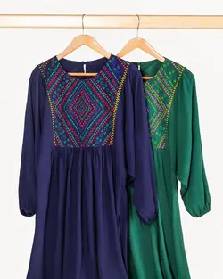 پیراهن ساحلی گلدوزی شده آستین خفاشی | فروشگاه اینترنتی کریانس