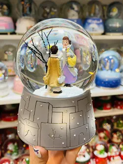 گوی موزیکال عاشقانه ، دیدار کنار درخت B