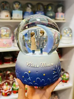 گوی موزیکال عاشقانه ، دیدار کنار ماه