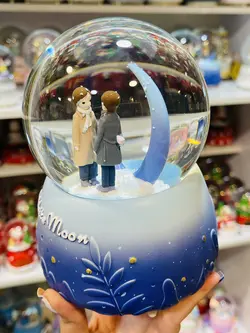 گوی موزیکال عاشقانه ، دیدار کنار ماه