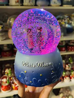 گوی موزیکال عاشقانه ، دیدار کنار ماه