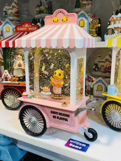 کالسکه موزیکال کافه دسر صورتی، جوجه