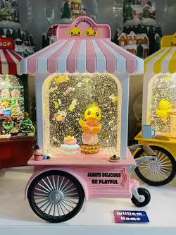 کالسکه موزیکال کافه دسر صورتی، جوجه