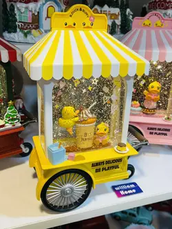 کالسکه موزیکال زرد، جوجه ها