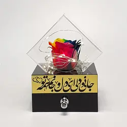 باکس گل رز جاودان مدل هرمی کشودار