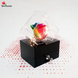 باکس گل رز جاودان مدل هرمی کشودار