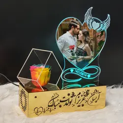 باکس گل رز جاودان مدل مرکب طلایی