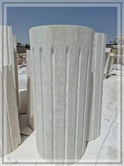 ستون گرد قطر 60 کرم روشن قاشقی دار