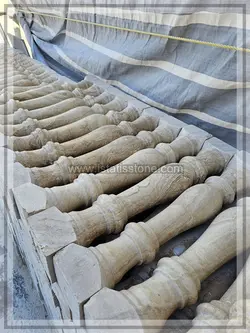 نرده صراحی سنگی تراش گردسر و ته مربع کرم روشن 70 سانتی