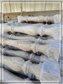 نرده صراحی سنگی تراش گردسر و ته مربع کرم روشن 70 سانتی