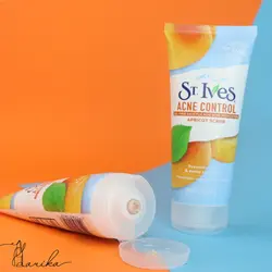 اسکراب زردآلو سنت ایوز