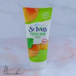 اسکراب زردآلو سنت ایوز