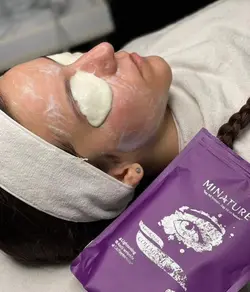 ماسک لاتکسی کلاژن چشم برند میناتور