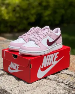 نایک اس بی دانک بدون ساق صورتی توت فرنگی Nike sb dunk low pink strawberry