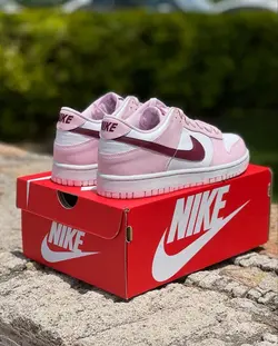 نایک اس بی دانک بدون ساق صورتی توت فرنگی Nike sb dunk low pink strawberry