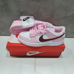 نایک اس بی دانک بدون ساق صورتی توت فرنگی Nike sb dunk low pink strawberry