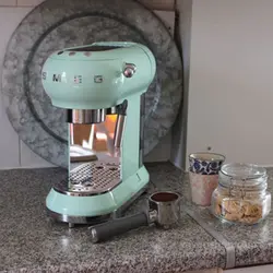 اسپرسوساز اسمگ رنگ مشکی مدل ECF01